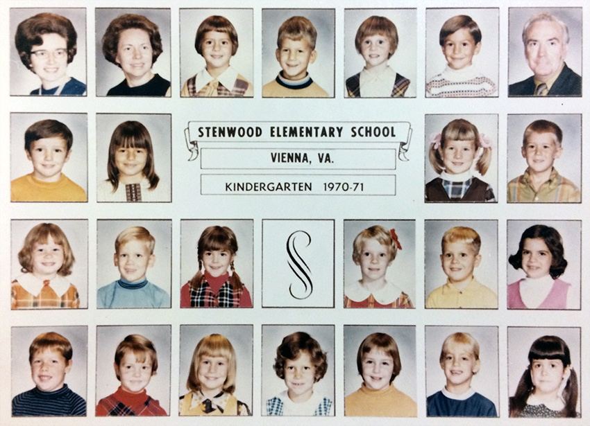 Kindergarten class portrait. 21 students are pictured.